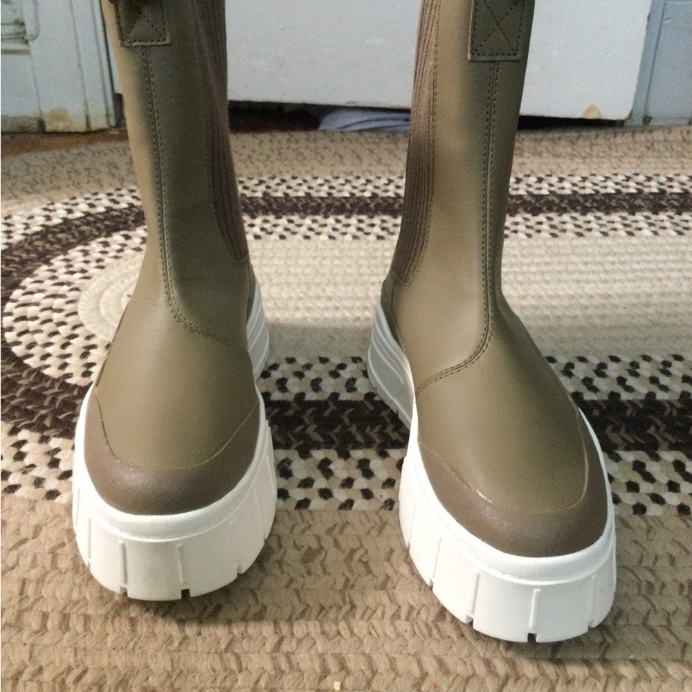 Puma Mayze Stack Chelsea Boot - Picture 2 of 10